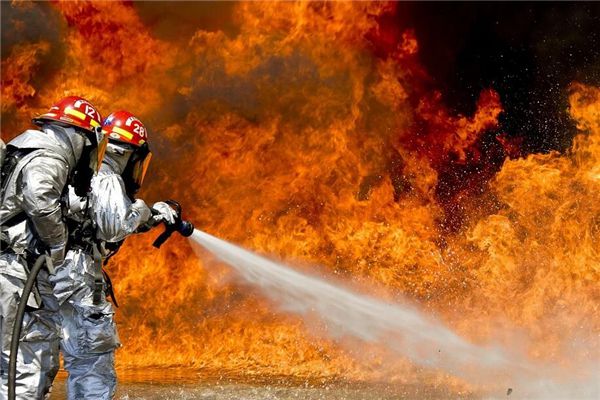 做梦救火周公解梦 女人梦见救火是什么预兆