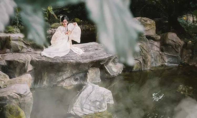 做梦梦见死人解梦什么意思 晚上睡觉做死人的梦是什么原因