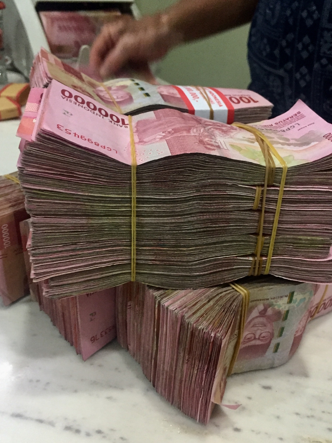 周公解梦捡到很多钱 女人梦见捡了好多现金 周公解梦捡到很多钱 女人梦见捡了好多现金