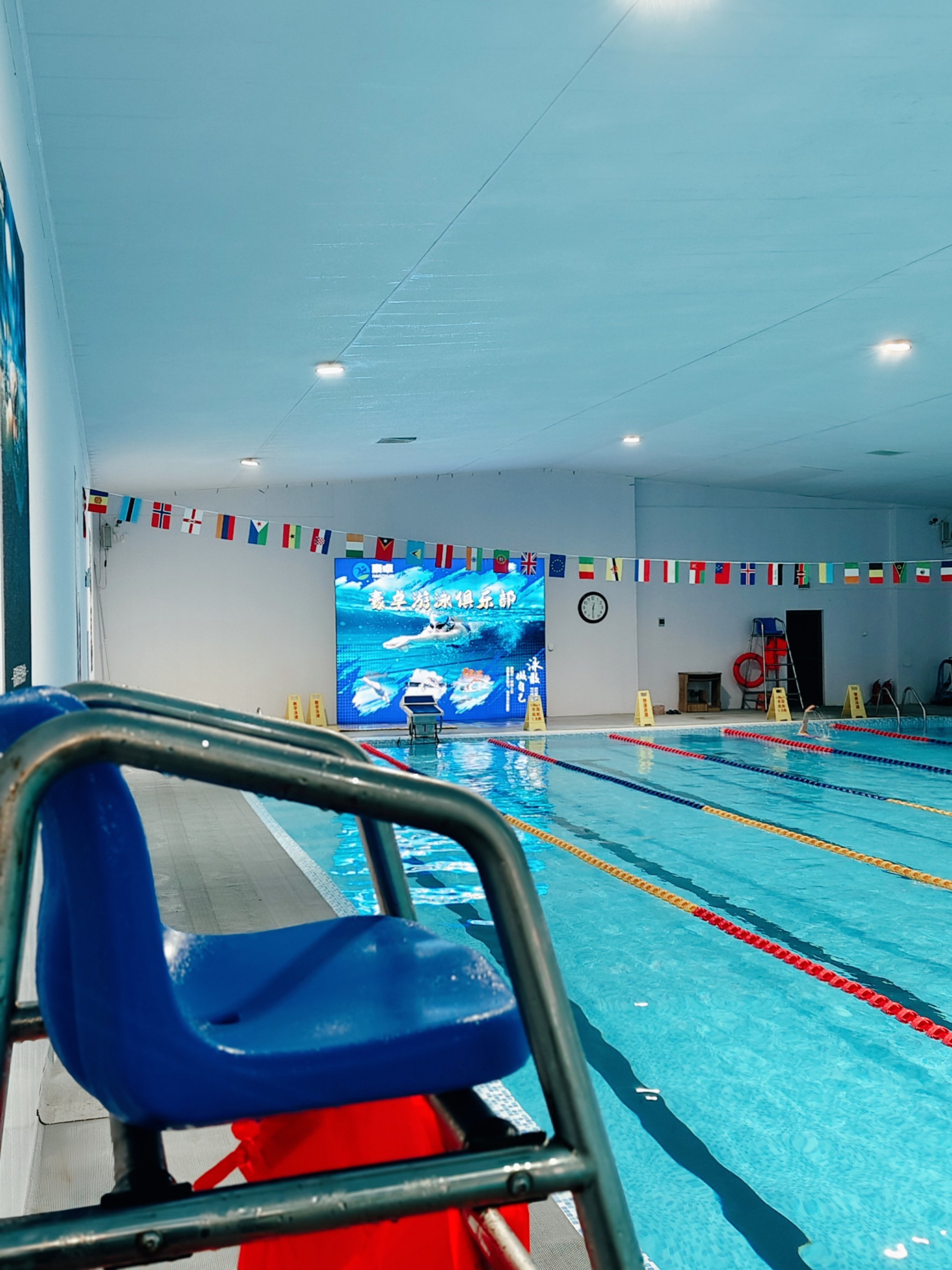 解梦游泳池 女人梦见游泳池是什么预兆