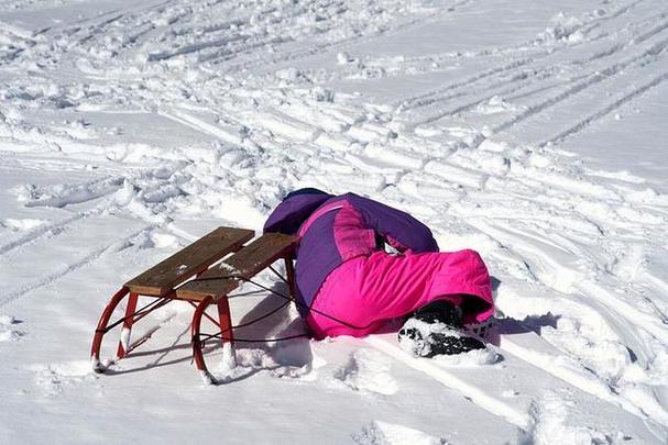 周公解梦赤脚走雪地 周公解梦梦见赤脚走路 周公解梦赤脚走雪地 周公解梦梦见赤脚走路