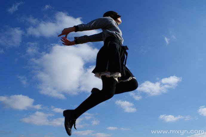 周公解梦梦见人特别多 周公解梦梦见公厕特别脏