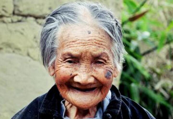 老人托梦要鞋的解梦 老人托梦要鞋是吉兆吗